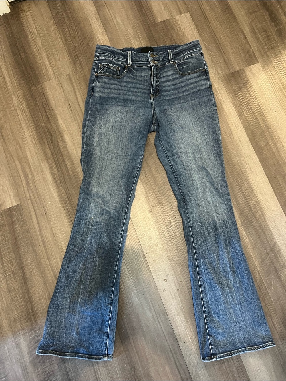 Women's buckle jeans